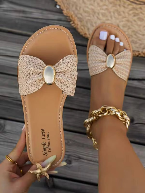 Women's Bowknot Metal Decor Straw Woven Flat Sandals, Open Toe Braided Strap Vacation Style Round Toe Comfortable Brown Sandals, Fashionable Slip-On Suitable For Outdoor Travel, Office, Casual, Party, Beach